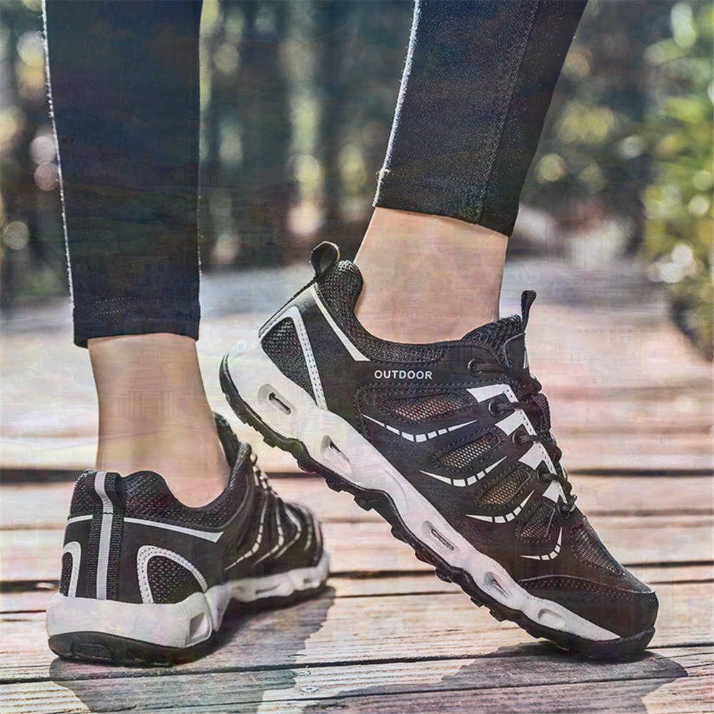 Sumer Round Tip Silver Sneaker - огляд і ціна Tech Accessories For College