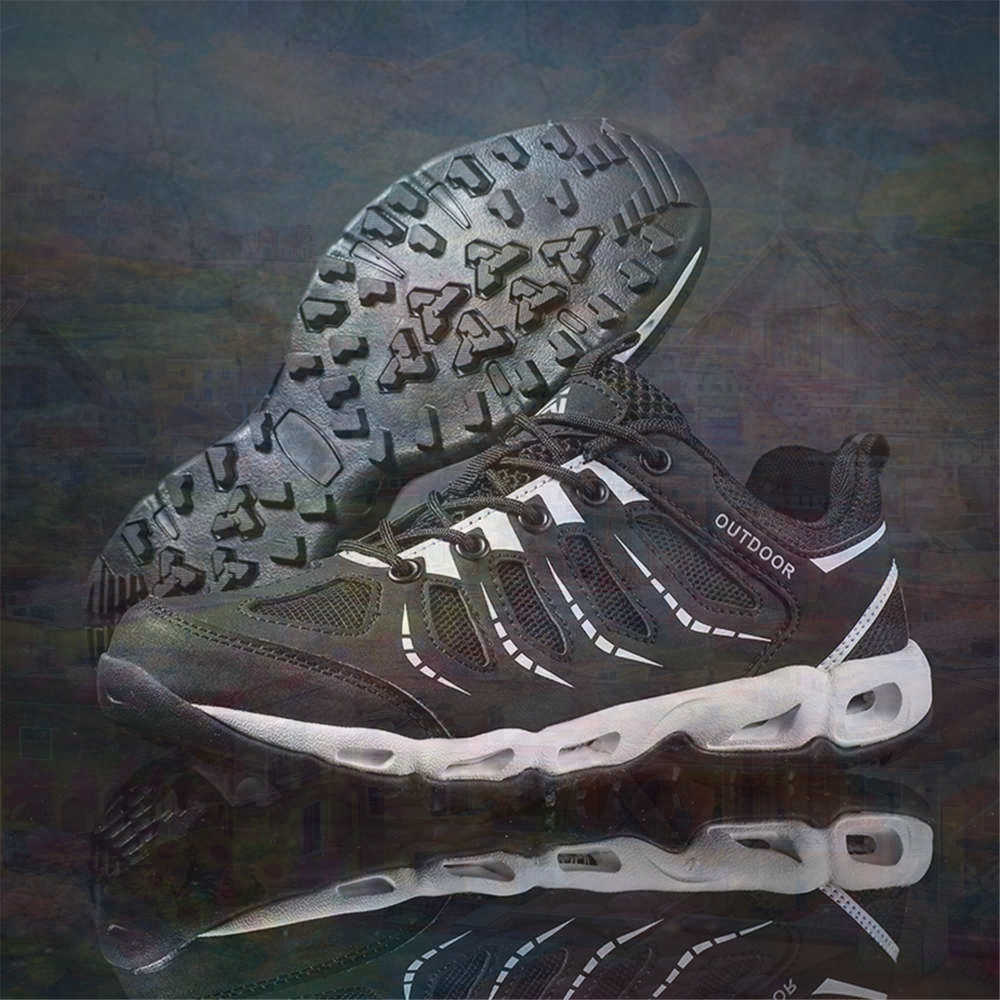 Sumer Round Tip Silver Sneaker - огляд і ціна Tech Accessories For College