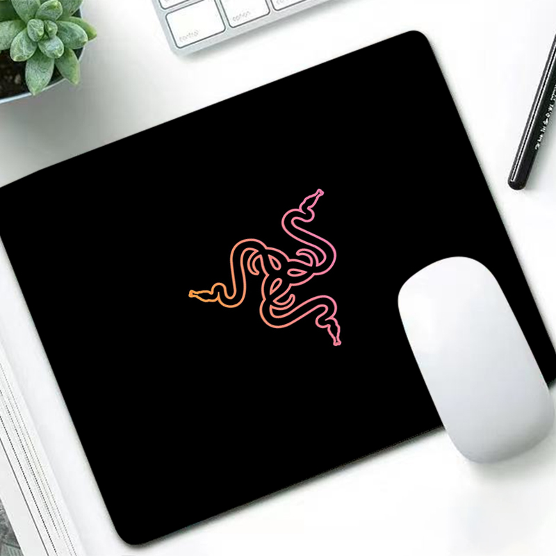 Razer Luxury Mouse Pad Anime G - огляд і ціна Tech Accessories Desk